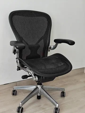 Hermann Miller Aeron size C desk chair for sale