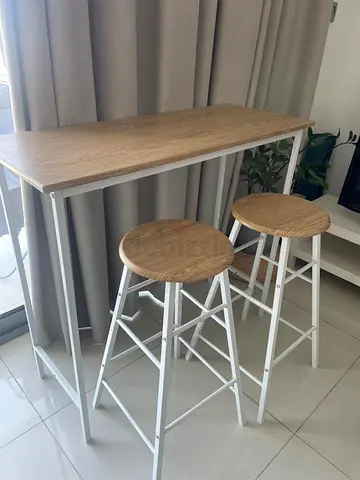 White wooden high table set
