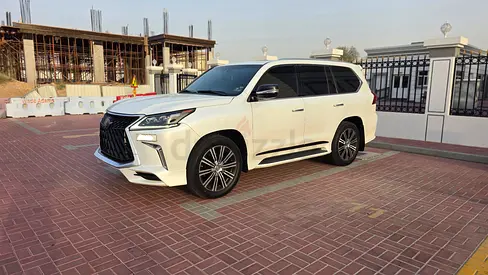 LX570 Signature single owner 2020