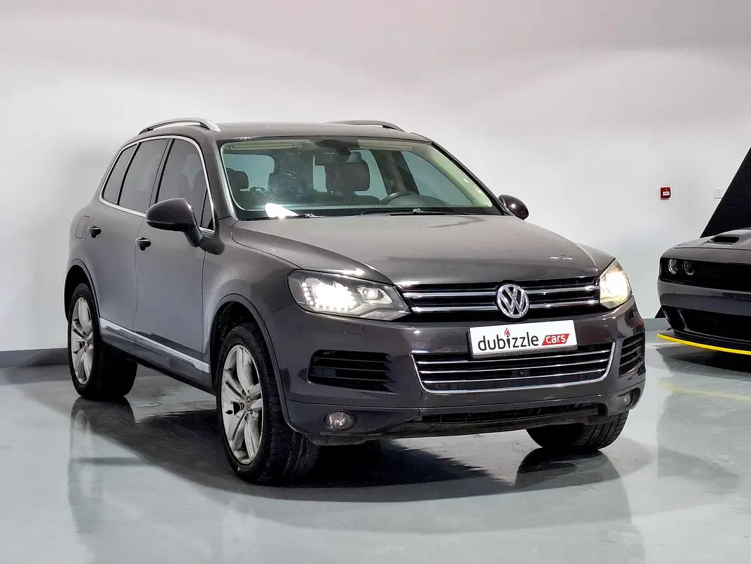 Volkswagen Touareg 2011 — photo 1 of 15