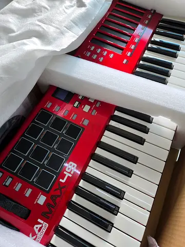 Akai Professional - Max 49 - Brand New