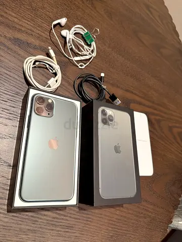 iPhone 11 Pro 256GB Midnight Green with Accessories and Box
