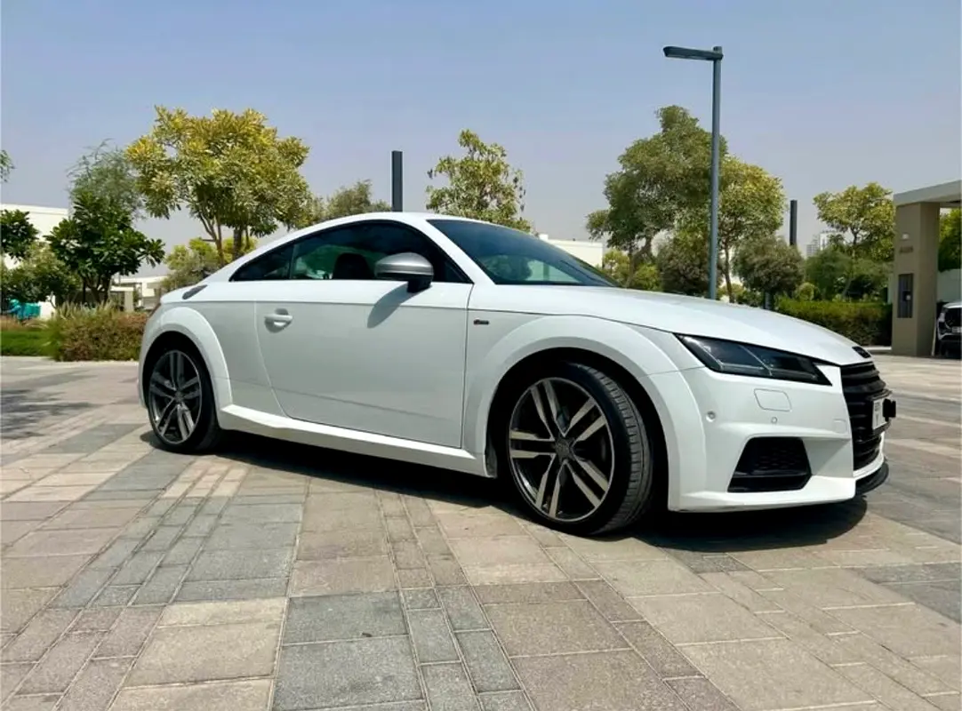 Audi TT 2017 — photo 1 of 6