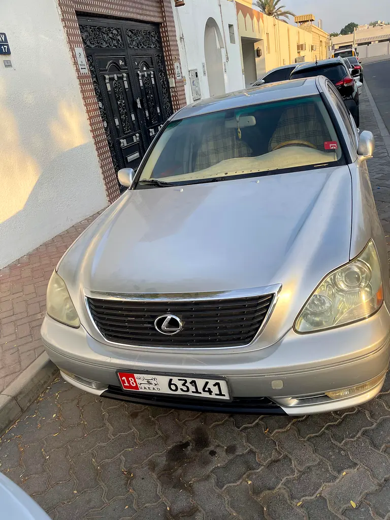 Lexus LS-Series 2004 — photo 1 of 7