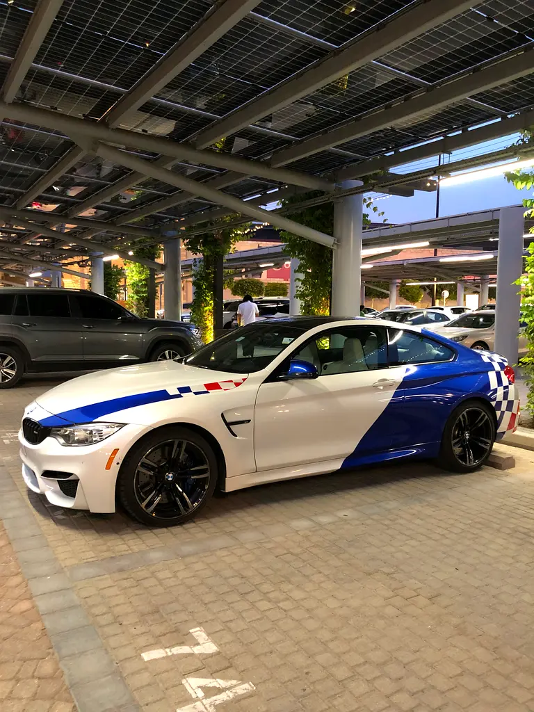 BMW M4 2016 — photo 1 of 20