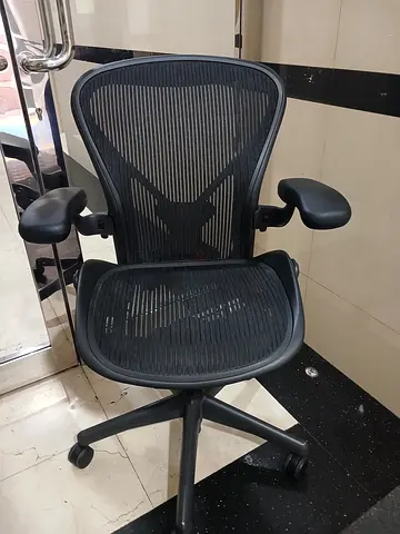Selling Aeron Herman Miller Office Chair Size B And C Fully Loaded