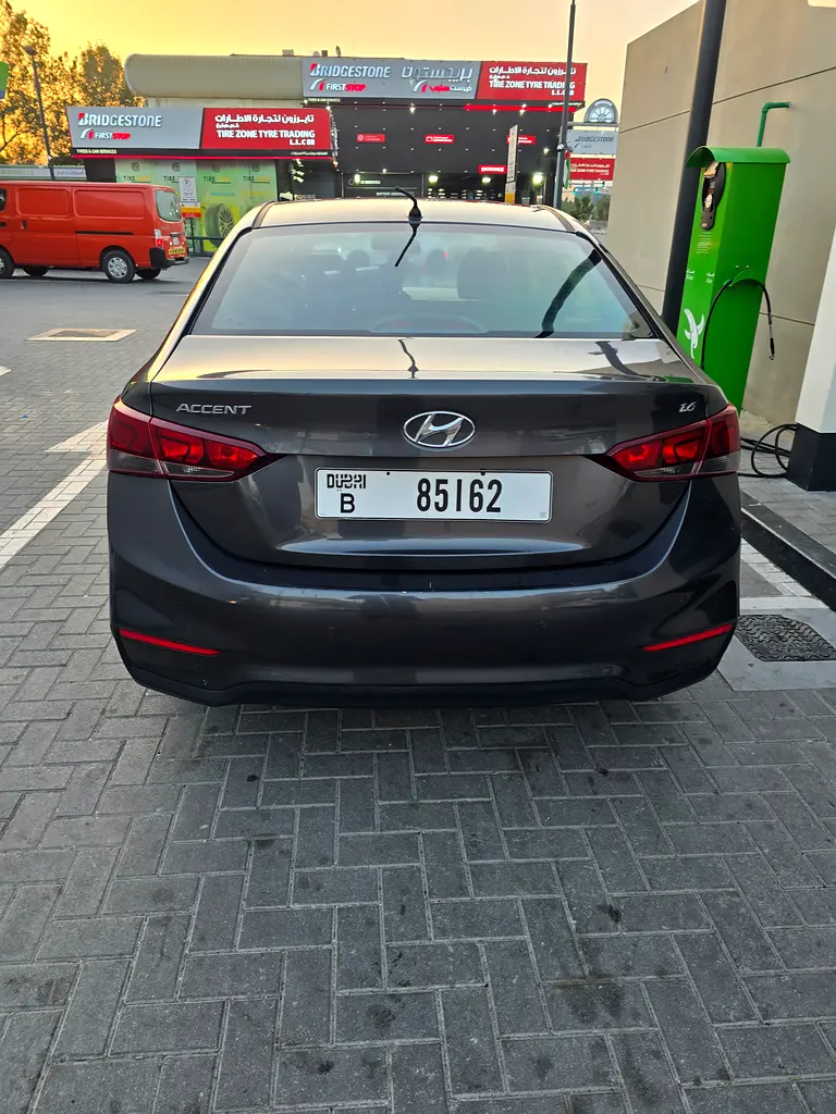 Hyundai Accent 2020 — photo 1 of 3