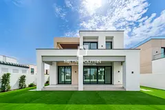 Corner Unit | Landscaped | Large Plot | Park View
