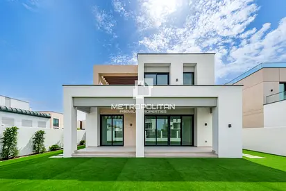 Corner Unit | Landscaped | Large Plot | Park View