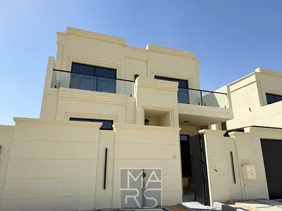 فيلا فاخرة حديثة من 5 غرف نوم في تلال سيتي – جاهزة للبيع