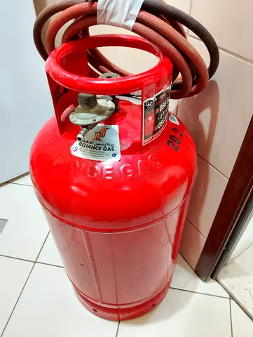 Gas cylinder with 6m pipe and regulator (empty)