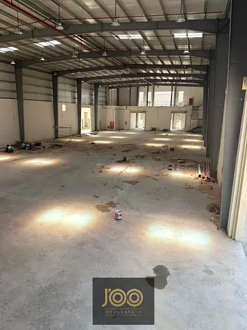 للإيجار السنوي / مستودع تجاري / مساحة تشغيل واسعة / كهرباء عالية / موقع استراتيجي / حوطة مستقلة / جاهز للاستلام