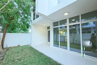SINGLE ROW | CORNER TOWNHOUSE | EASY ACCESS