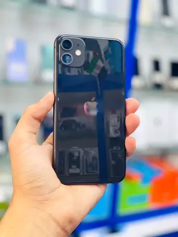 iPhone 11 (Black) - 64 GB