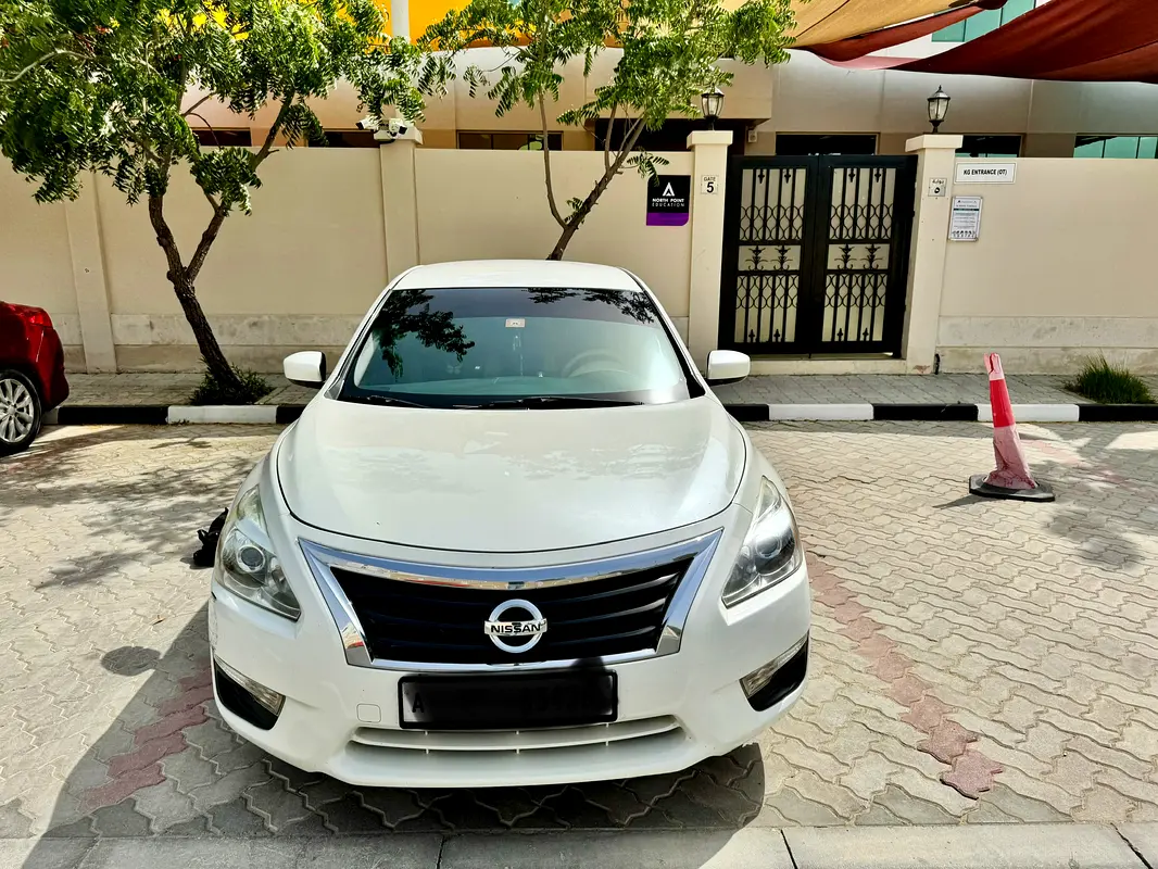 Nissan Altima 2016 — photo 1 of 10