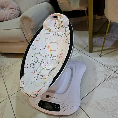 Baby chair with motion
