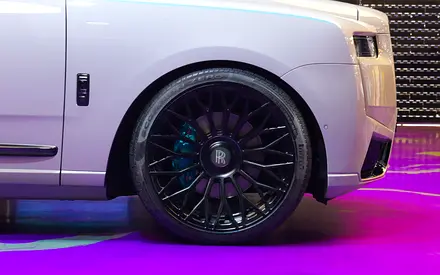 2019 ROLLS-ROYCE CULLINAN — миниатюра 18