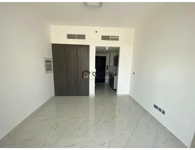 Open View/Lower Floor/Well Maintain