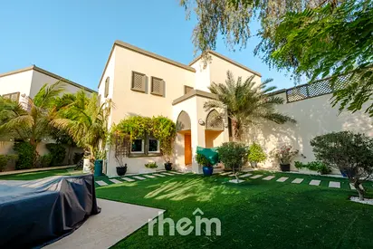 Exclusive | Corner Villa | Private Garden