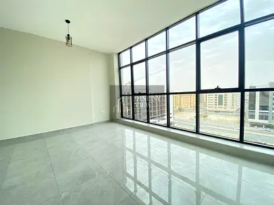CLOSE TO PARK // BRAND NEW // 2-BEDROOM HALL