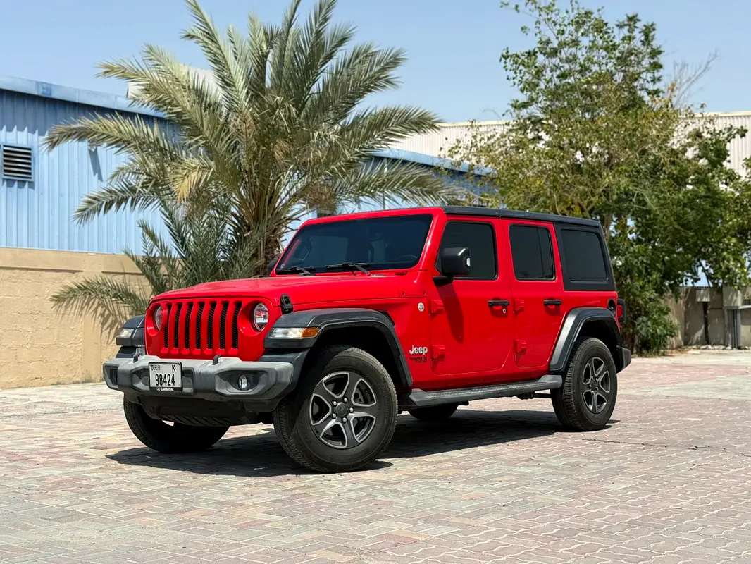 Jeep Wrangler Unlimited 2018 — photo 1 of 17