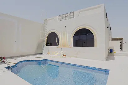 FULLY RENOVATED l CORNER VILLA | PRIVATE POOL