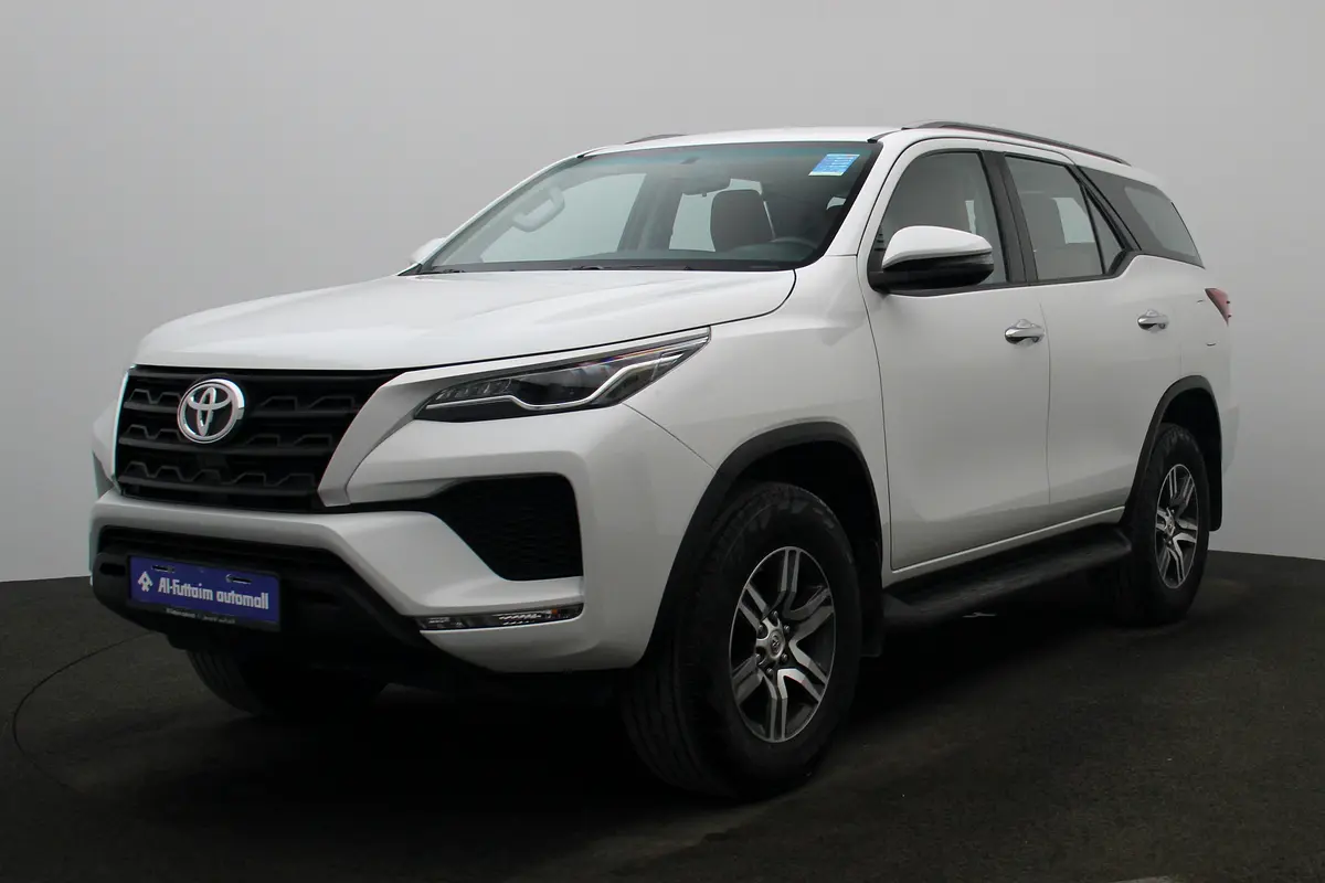 Toyota Fortuner 2024 — photo 1 of 20