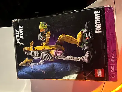LEGO Fortnite 77072 Peel  Bone (Skull Trooper) - box pack