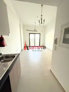 Family Building // Studio with balcony // ready to move