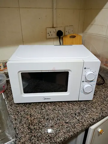 Midea Countertop Microwave - Compact White, Good Working Condition