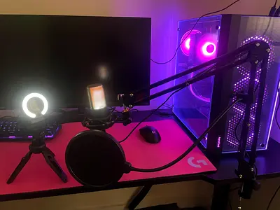 Fifine mic and vertux odin 4k webcame