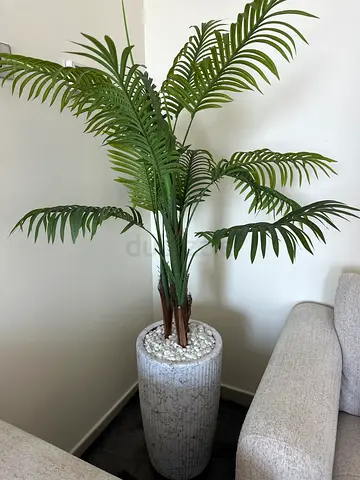 Artificial tree with pot