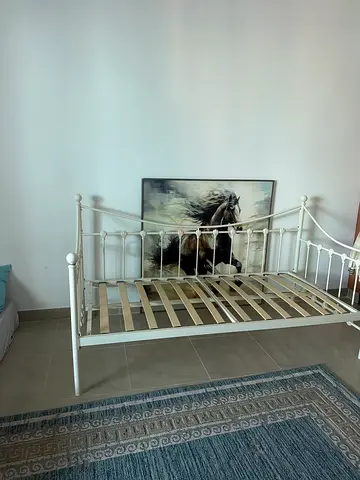 White Metal Bed - Sturdy Classic Design