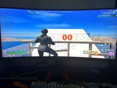 Gigabyte G32QC Curved 32 4K VA (2560x1440) 165Hz 1ms Gaming Monitor (Used - Excellent Condition)