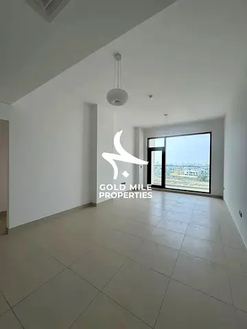 Spacious 3 Bedroom - Luxury Apartment - New Building - Prime Location