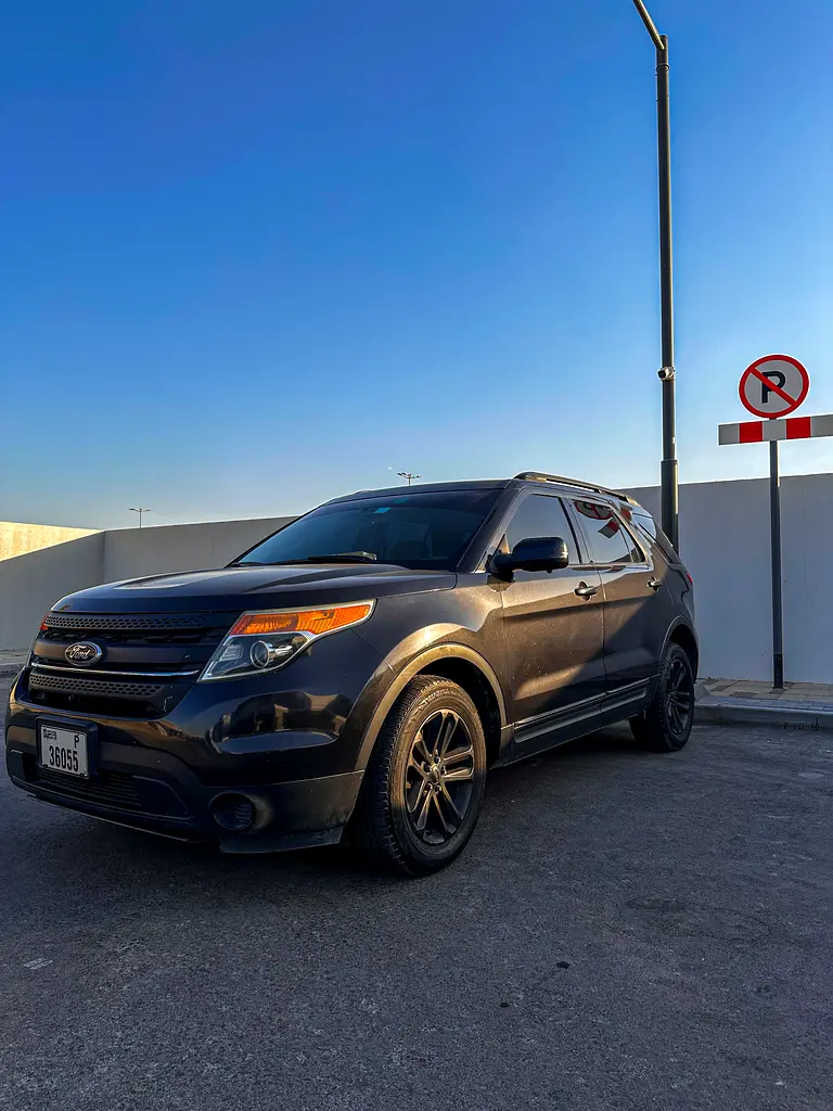 Ford Explorer 2013 — photo 1 of 8