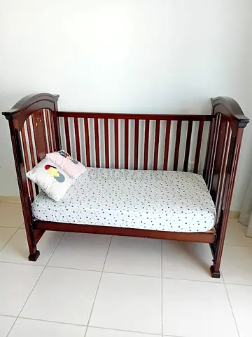 Baby crib for sale