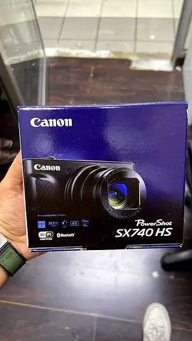 Canon PowerShot SX740 HS compact zoom camera - box included
