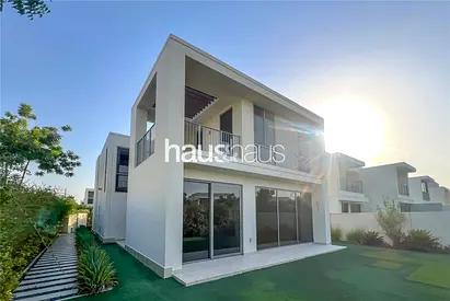Luxury Living | Near The Pool | Single Row