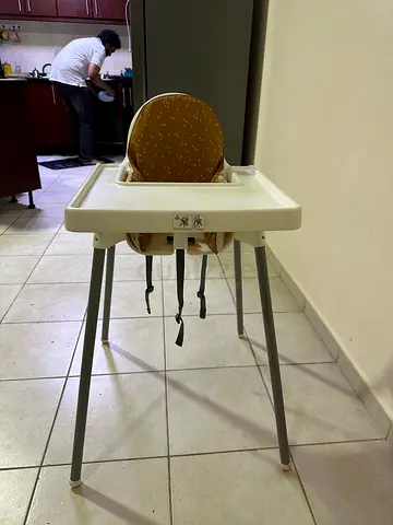 Simple ikea baby high chair -excellent condition