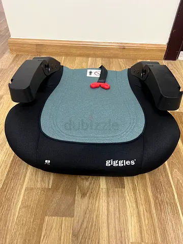 GIGGLES seat booster