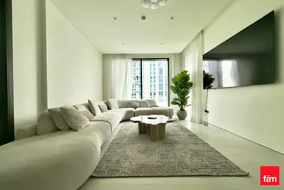 Exclusive | Vacant | Water view |Upscale Furniture