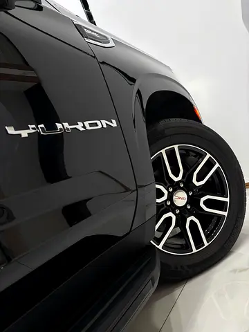 صورة 11 لـ 2023 GMC YUKON