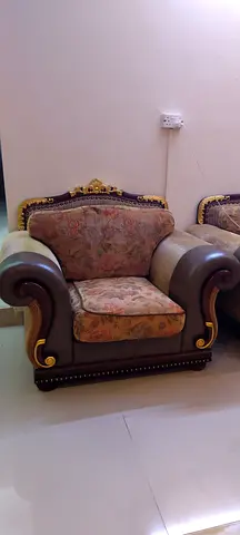 A single seat sofa for free