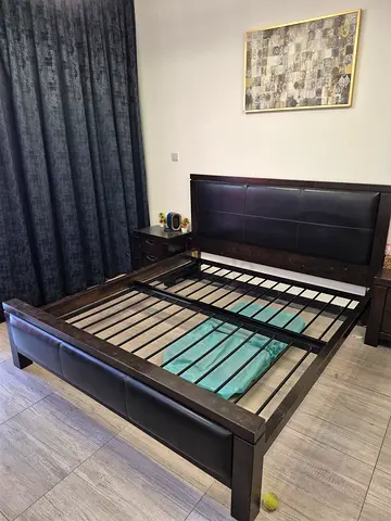 Queen size bed