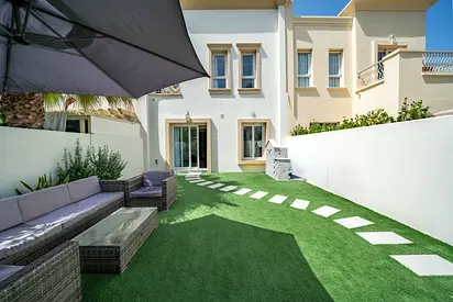 Modern Lakeside Designer Villa | Springs 4 Oasis