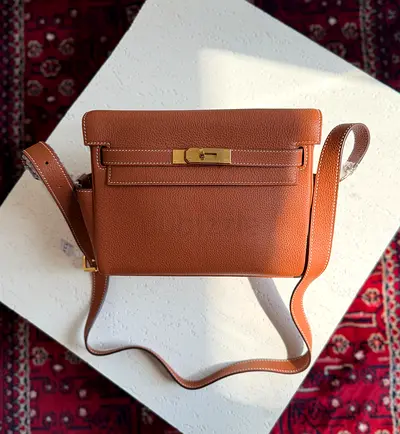 Hermes Kelly messenger