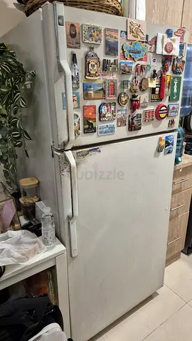 Top-Freezer Refrigerator with bottom wheels - Good Working Condition