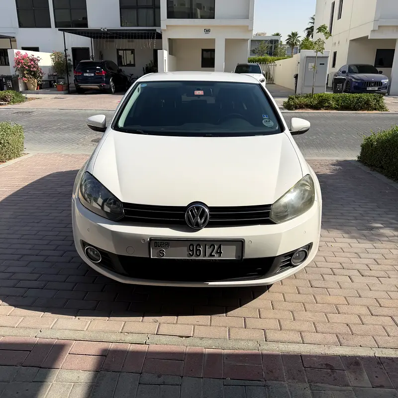 Volkswagen Golf 2012 — photo 1 of 13