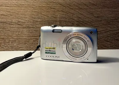 Nikon Coolpix S3300 Compact 16MP Point-and-Shoot Camera - Silver